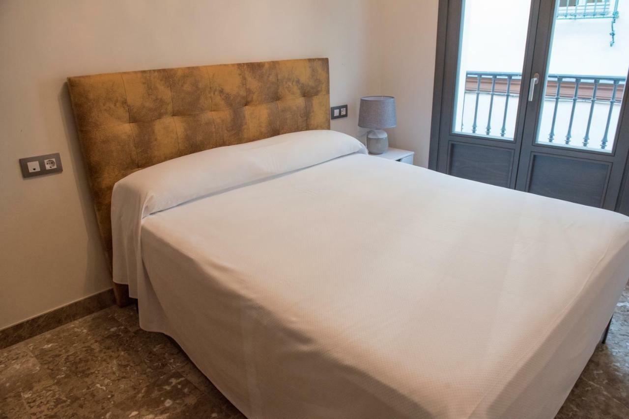 Apartamentos Luxury Puente De Triana Siviglia Esterno foto