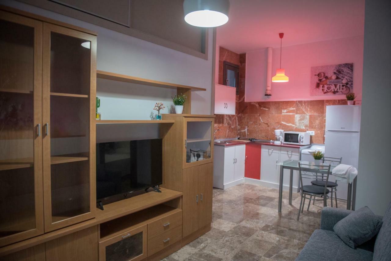 Apartamentos Luxury Puente De Triana Siviglia Esterno foto